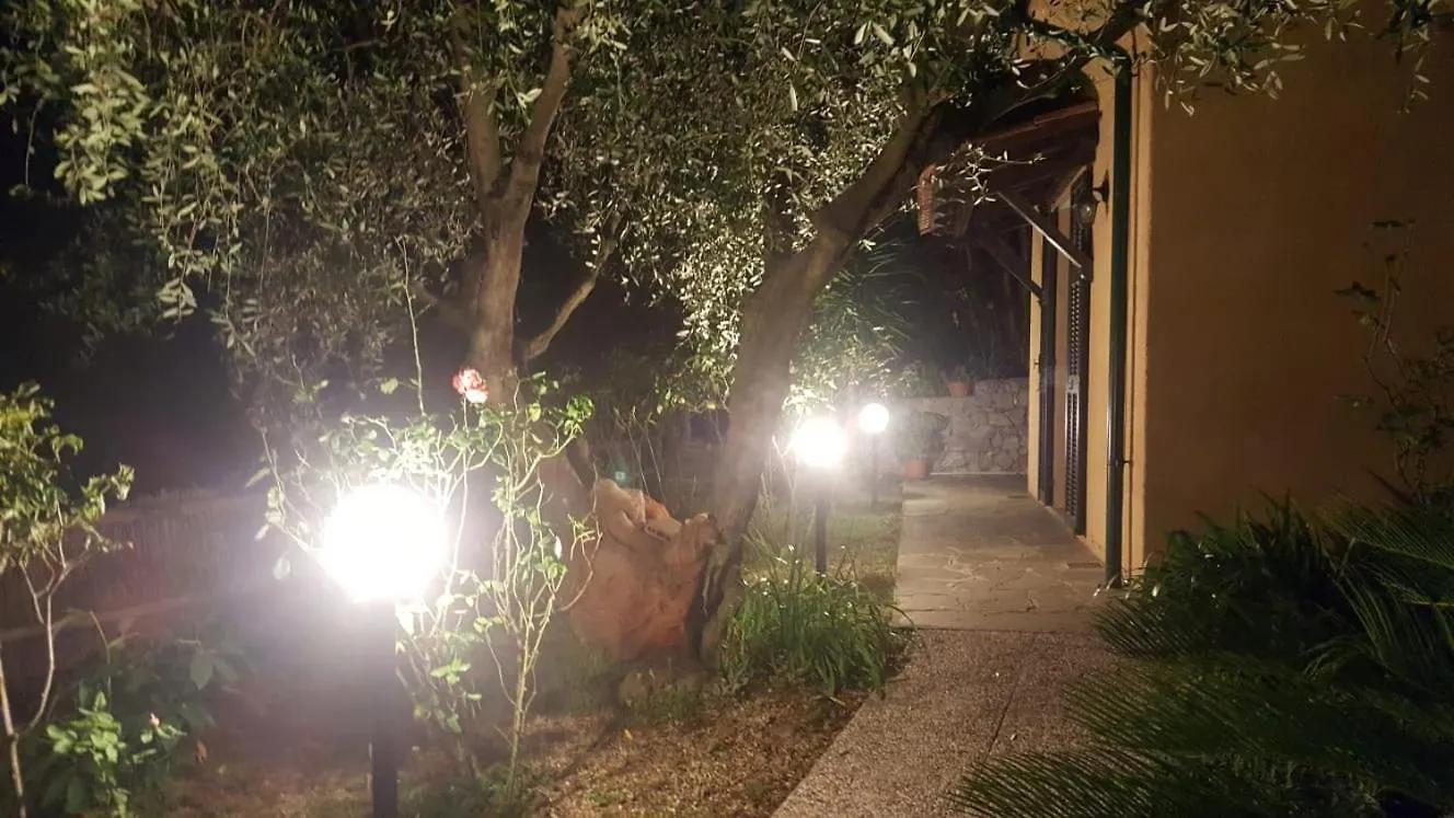 L'Uliveto D'Argento Bed & Breakfast Finale Ligure Italy